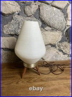 1960s Vintage MCM Underwriters Laboratories Inc Issue No. 33 Table Lamp