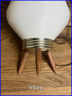1960s Vintage MCM Underwriters Laboratories Inc Issue No. 33 Table Lamp