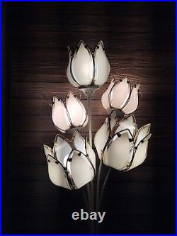 Beautiful! Vintage White Glass 5 Lotus/Tulip Flower 3-way Table Lamp