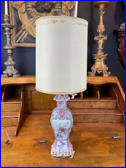 Early 20th Century Chinese Enameled Porcelain Covered Urn Table Lamp