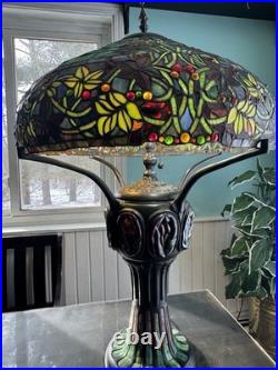 Large Tiffany Style Vintage Stained Glass Table Lamp With Tiffany Style Base Large Tiffany Style Vintage Stained Glass Table Lamp With Tiffany Style Base