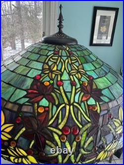 Large Tiffany Style Vintage Stained Glass Table Lamp With Tiffany Style Base Large Tiffany Style Vintage Stained Glass Table Lamp With Tiffany Style Base