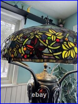 Large Tiffany Style Vintage Stained Glass Table Lamp With Tiffany Style Base Large Tiffany Style Vintage Stained Glass Table Lamp With Tiffany Style Base