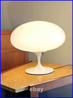 Laurel Tulip Vtg Mid Century Modern Brass Metal White Mushroom Table Desk Lamp