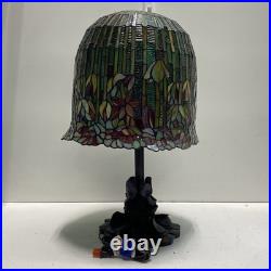 Lily Pond Stain Glass Lamp. 22 inch Tall Vintage Tiffany Style Table Top Lamp
