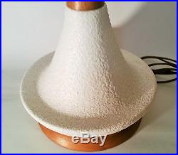 MCM spaceage atomic table lamp vtg teak white ceramic art pottery danish modern