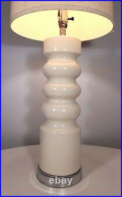 MID-CENTURY MODERN TABLE LAMP 1960s 1970s VINTAGE WHITE CERAMIC MOD SPACE AGE