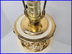 Mid-Century Vintage Hollywood Regency Ceramic Cream Gold Table Lamp Pineapple