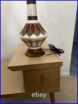 Quartite Creative Corp 1960 Vintage Ceramic and wood veneer lamp-Mid Century