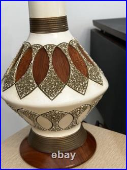 Quartite Creative Corp 1960 Vintage Ceramic and wood veneer lamp-Mid Century Quartite Creative Corp 1960 Vintage Ceramic and wood veneer lamp-Mid Century