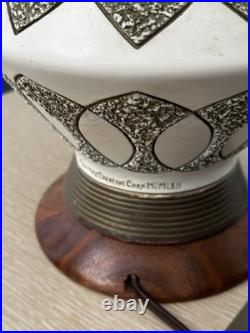 Quartite Creative Corp 1960 Vintage Ceramic and wood veneer lamp-Mid Century Quartite Creative Corp 1960 Vintage Ceramic and wood veneer lamp-Mid Century