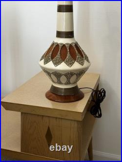 Quartite Creative Corp 1960 Vintage Ceramic and wood veneer lamp-Mid Century