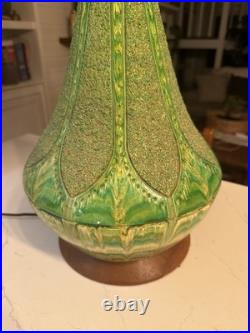 Quartite Creative Corp Vintage Table Lamp MCM Textured, 35 Tall Quartite Creative Corp Vintage Table Lamp MCM Textured, 35 Tall