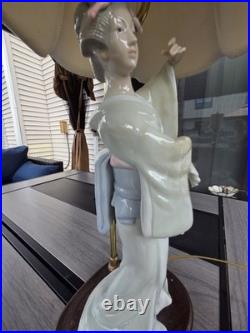 Stunning Vintage Asian Geisha Figurine Table Lamps Matching Pair 26 Tall
