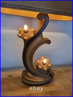 VINTAGE MID CENTURY CHALKWARE Atomic Flower 1950s Lamp with Fiberglass Shade