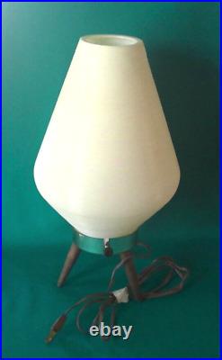 VINTAGE Mid Century MCM WHITE RIBBED Table Lamp14 Plastic BEEHIVE SHADETRIPOD