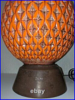 VINTAGE Mid Century MODern Large Fat ORANGE Diamond Texture Drip TABLE LAMP 31