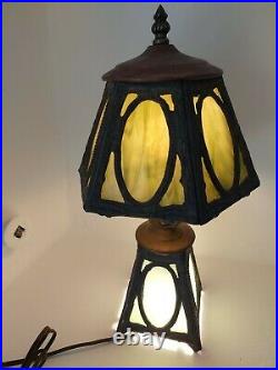 VINTAGE Small Ornate Boudoir Vanity GREEN Slag Glass Table Lamp