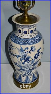 VTG. Blue & White Porcelain Floral Design Table Lamp withBrass Base