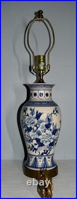 VTG. Blue & White Porcelain Floral Design Table Lamp withBrass Base