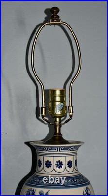 VTG. Blue & White Porcelain Floral Design Table Lamp withBrass Base