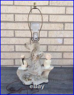 Vintage 1957 Oriental Lamp With Original Metal Venetian Shade