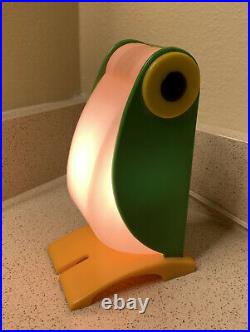 Vintage 1960s Toucan Mid Century Plastic Lamp Unbranded MADE IN HONG KONG