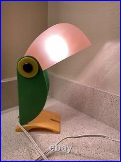 Vintage 1960s Toucan Mid Century Plastic Lamp Unbranded MADE IN HONG KONG