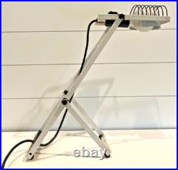 Vintage 1976 White SINTESI Table Lamp by Ernesto Gismondi for Artemide ITALY Vintage 1976 White SINTESI Table Lamp by Ernesto Gismondi for Artemide ITALY