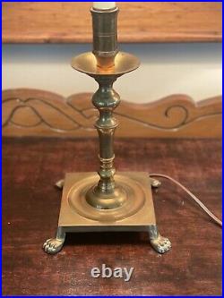 Vintage Brass Accent Lamp On Footed Base with Asian Chinoiserie Finial