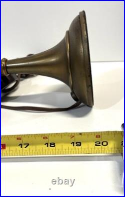 Vintage Brass And Tole Table Lamp