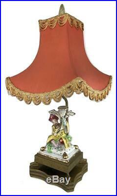 Vintage CHINOISERIE Asian Porcelain Figural Pagoda Brass Mid Century Table Lamp
