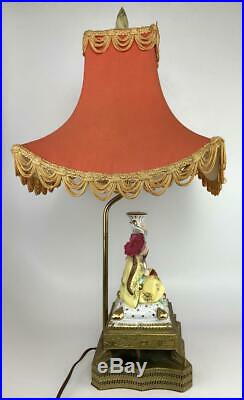 Vintage CHINOISERIE Asian Porcelain Figural Pagoda Brass Mid Century Table Lamp