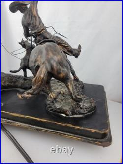Vintage Cattle Ranchers Cowboys Lazoing A Wild Horse Wooden Base Table Lamp