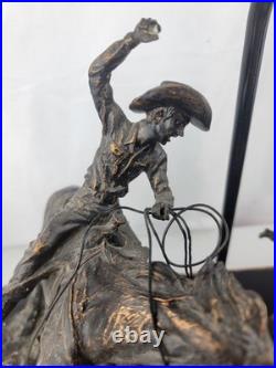 Vintage Cattle Ranchers Cowboys Lazoing A Wild Horse Wooden Base Table Lamp