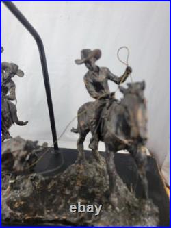 Vintage Cattle Ranchers Cowboys Lazoing A Wild Horse Wooden Base Table Lamp