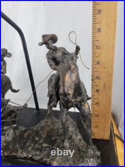 Vintage Cattle Ranchers Cowboys Lazoing A Wild Horse Wooden Base Table Lamp
