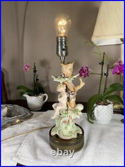 Vintage Cherub Bird Table Lamp RARE Excellent shape Beautiful Victorian WORKS