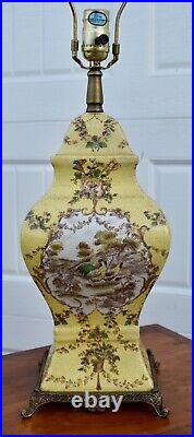 Vintage Chinese Hand Painted Ginrer Jar Table Lamp withOrnate Brass Base