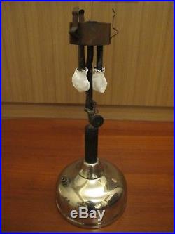Vintage Coleman Quick lite white gas table lamp In working and good condition