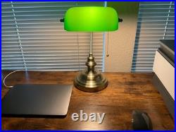 Vintage Green Glass Bankers Desk Lamp Pull Chain Switch