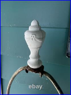 Vintage Hollywood Regency Table Lamp Ornate Unique Rams Head Horns Claws Floral