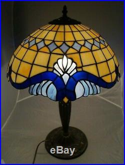 Vintage Leaded Stained Art Glass Shade Electric Table Lamp