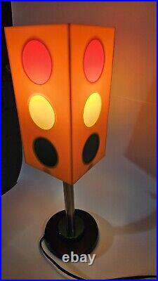 Vintage MCM Style Mod Traffic Light Lucite Desk/Table Lamp Plug-in Pull String 2