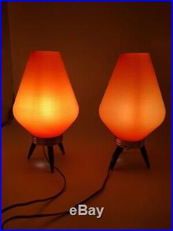 Vintage Mid Century Atomic Tripod Beehive Plastic Orange Shade Table Lamp