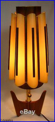 Vintage Mid-Century Danish Modern Wood Fin Base Table Lamp withAccent Shade