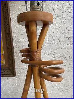 Vintage Mid Century Modern 50's Rattan And Maple Palm Beach Deco Table Lamp