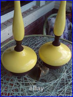Vintage Mid Century Modern Pair Of 60'S Yellow Table Lamps