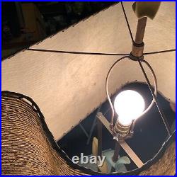 Vintage Mid Century/Modern Table Lamp(Atomic)