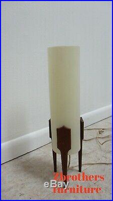 Vintage Mid Century Teak Cylinder Space Age Rocket Ship Table Lamp Light